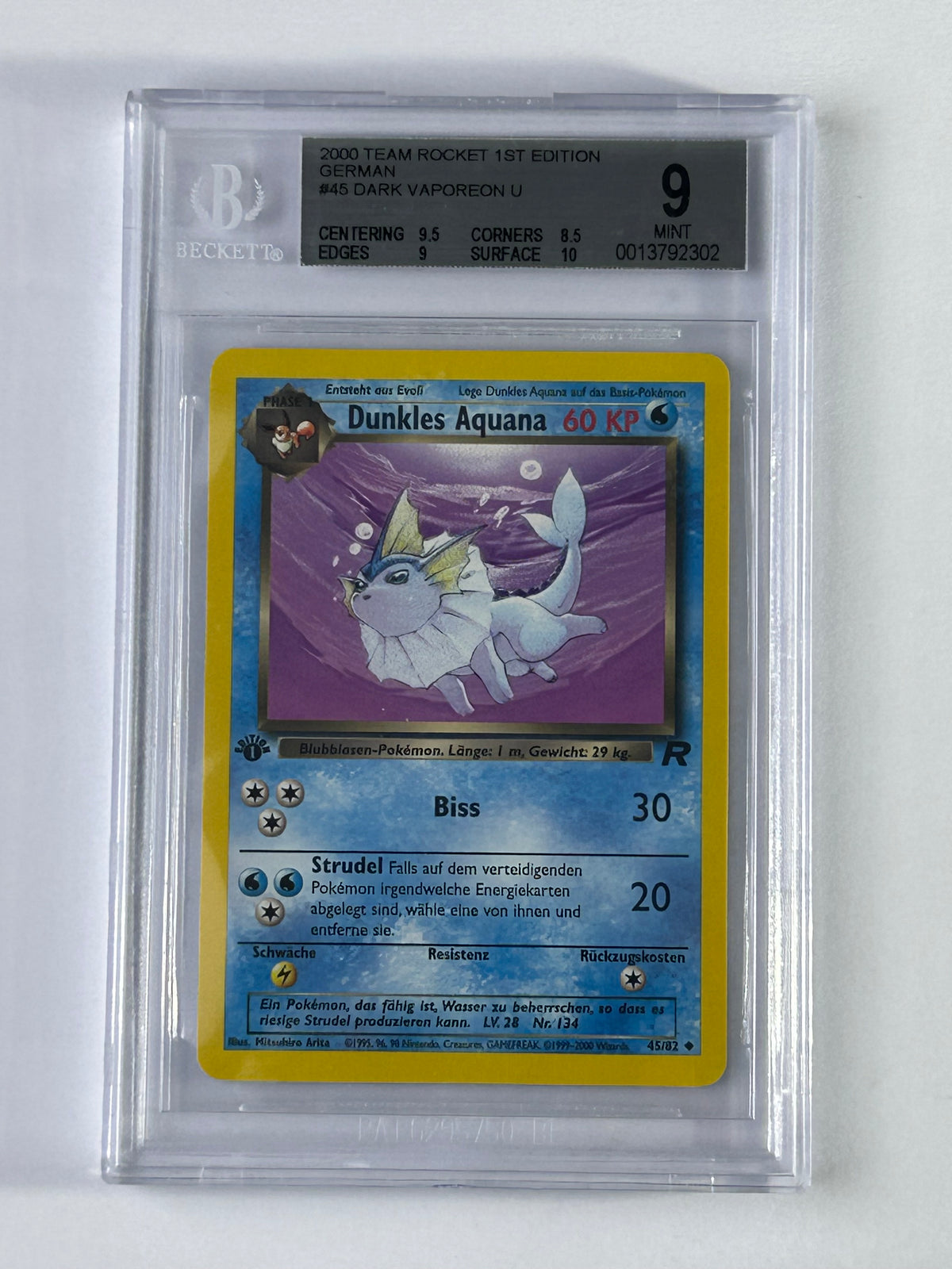 Dunkles Aquana 45/82 Team Rocket 1. Edition Deutsch BGS 9 – Vorderseite